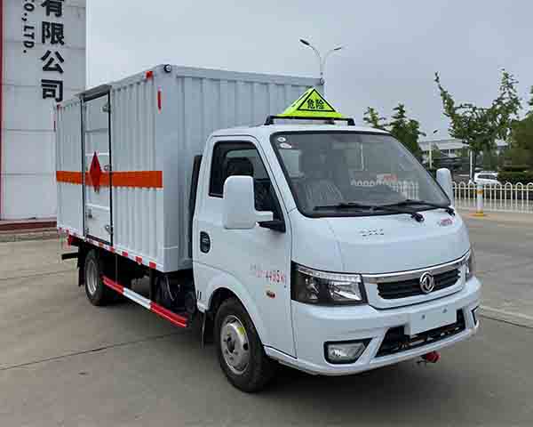 楚勝牌CSC5045XRQ6型易燃?xì)怏w廂式運(yùn)輸車