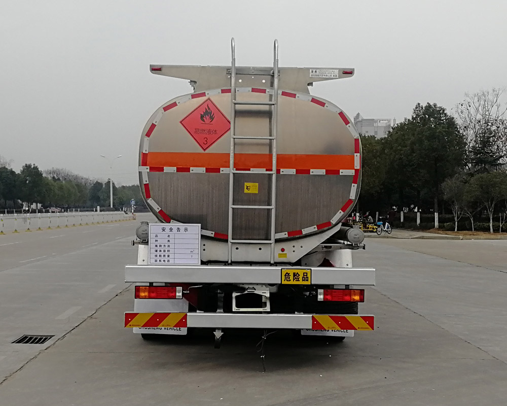 楚勝牌CSC5262GYYLS6A型鋁合金運油車